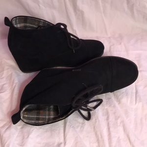 Black Suede Lace-up Wedge Ankle Boots